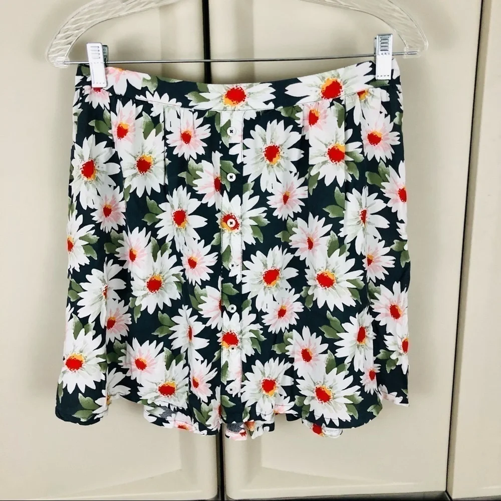Hollister Cottage floral white daisies button skirt flowy soft womens sz Large